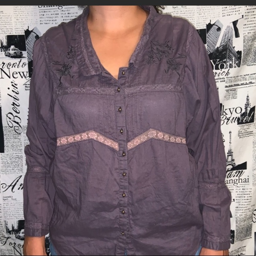 Free People long sleeve button up w/lace; size M